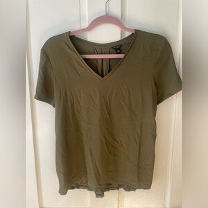 Ann Taylor dressier T shirt